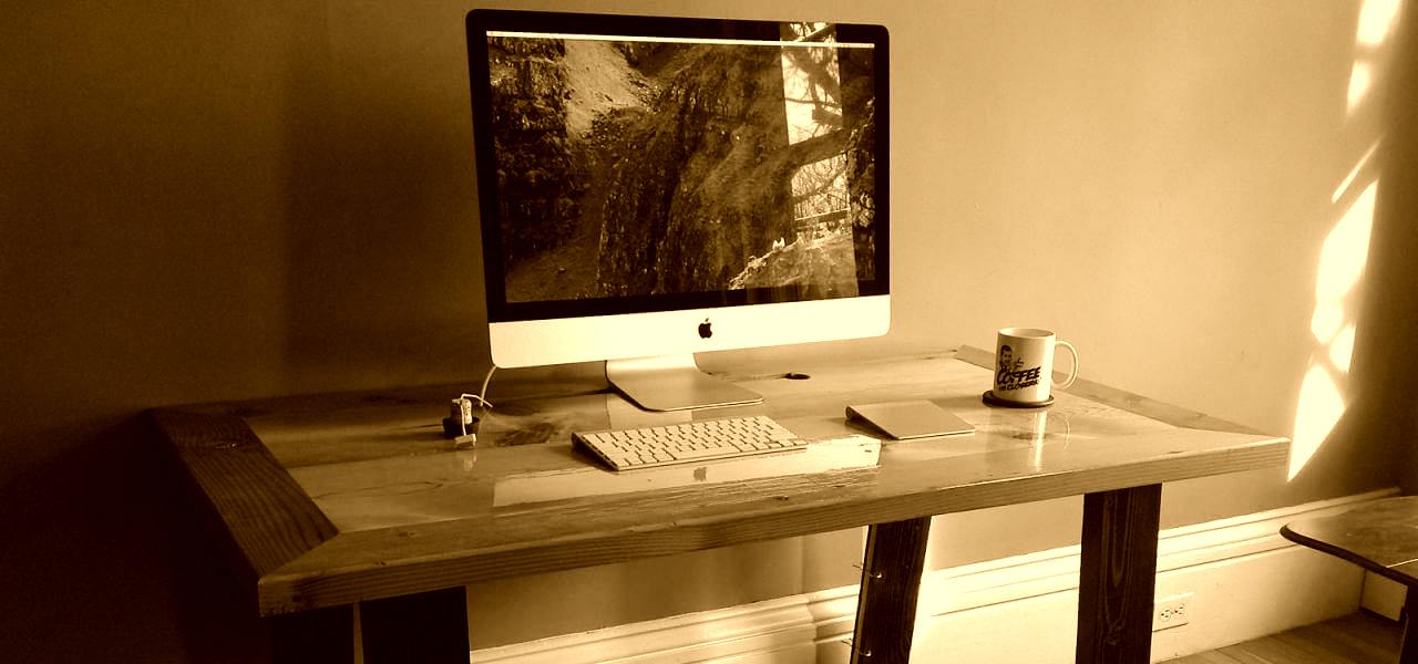 Комп'ютерні столи